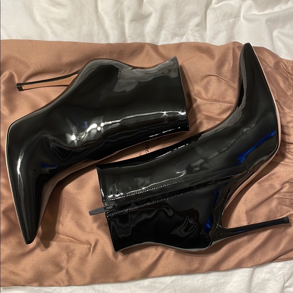Gianvito Rossi Avril patent bootie size 39.5